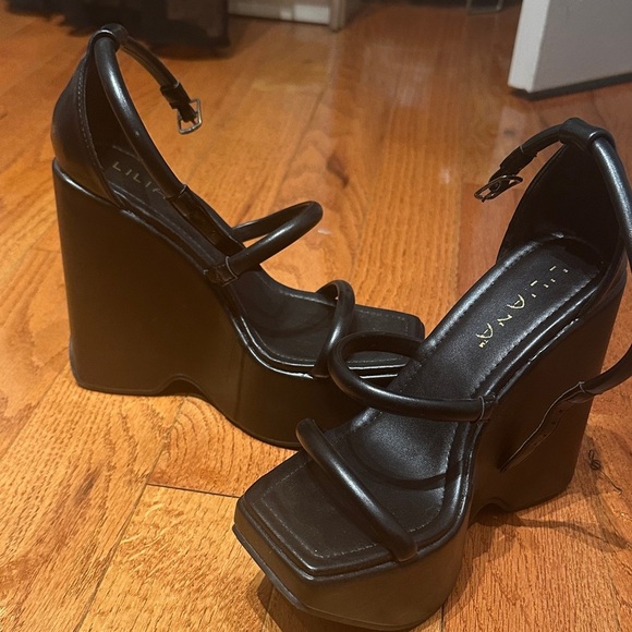 Liliana Shoes - Liliana Black Platform Wedge Sandals